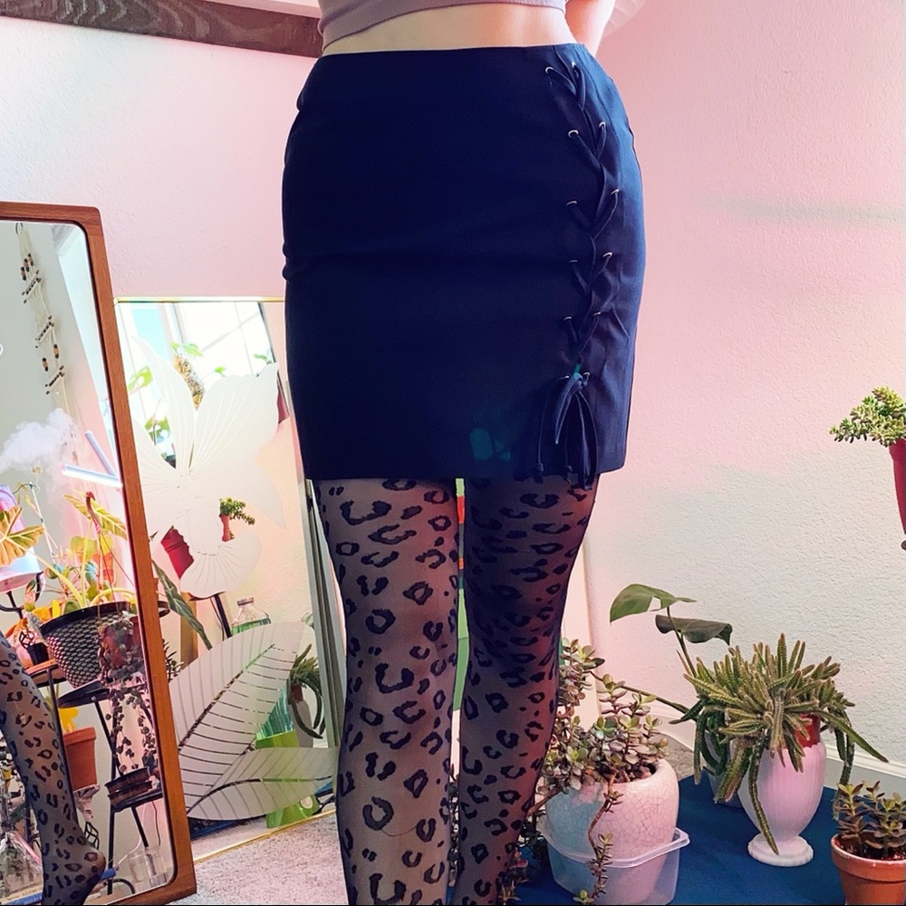 Paper Doll brand American vintage tie skirt